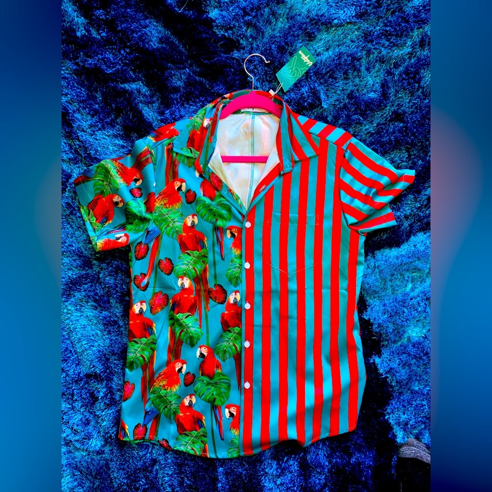 men’s shirt size small. never worn